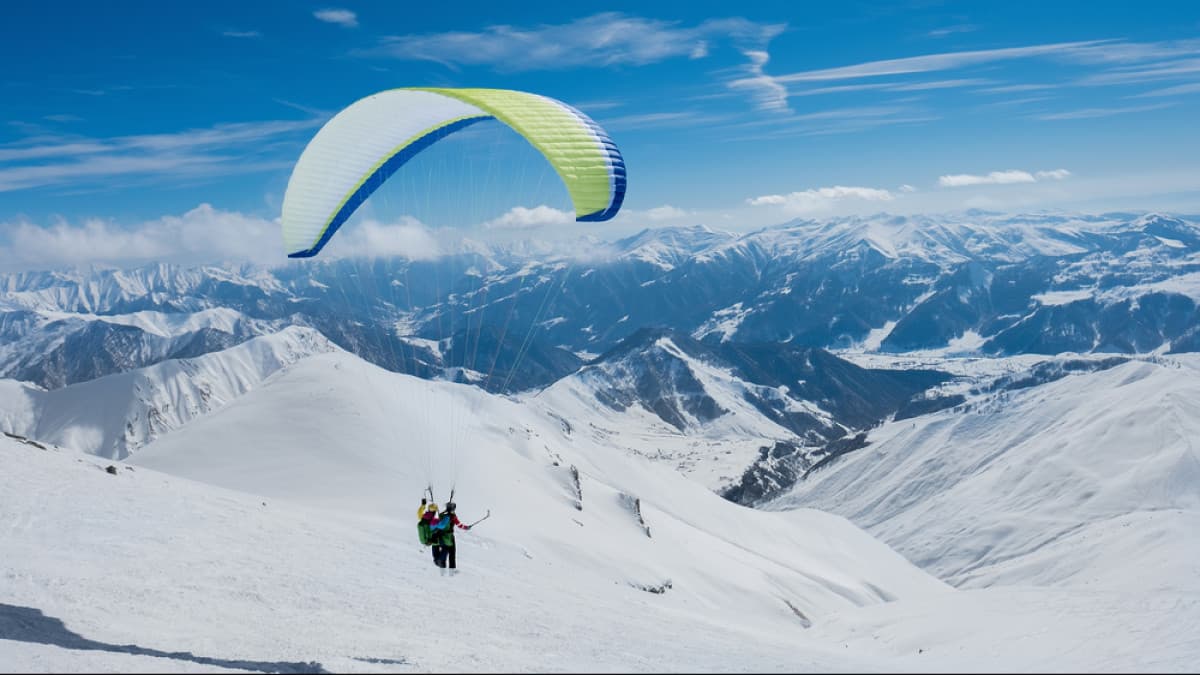 paragliding kashmir